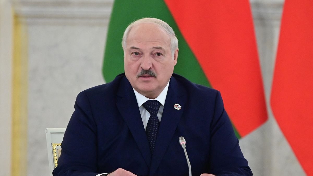 Lukašenko byl po schůzce s Putinem hospitalizován, je v kritickém stavu, tvrdí běloruský opozičník